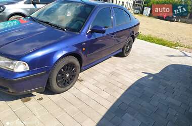 Лифтбек Skoda Octavia 2000 в Виноградове