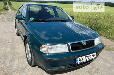 Ліфтбек Skoda Octavia 1998 в Харкові