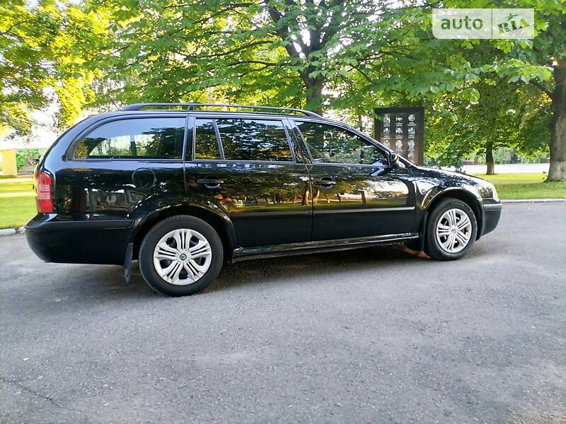 Универсал Skoda Octavia 2009 в Ромнах