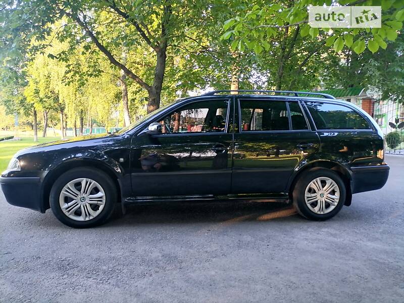 Универсал Skoda Octavia 2009 в Ромнах