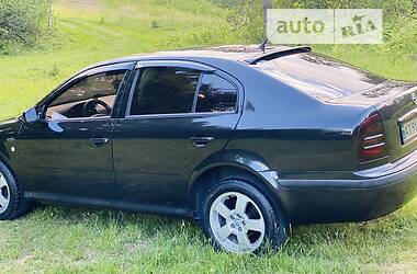 Хэтчбек Skoda Octavia 2004 в 