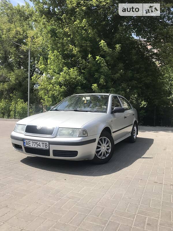 Лифтбек Skoda Octavia 2003 в Днепре