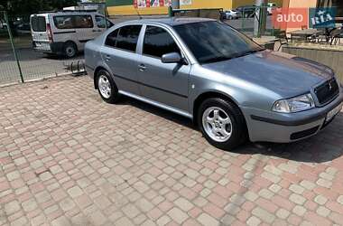 Лифтбек Skoda Octavia 2004 в 