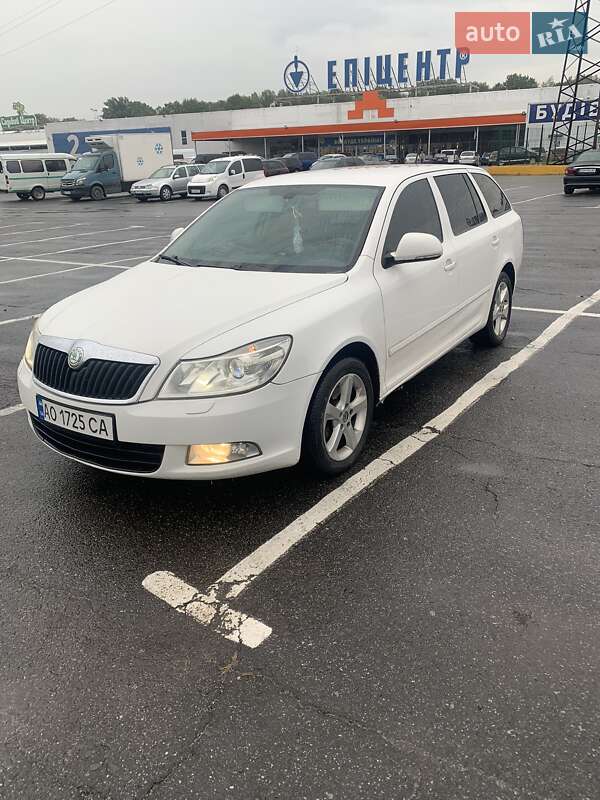 Универсал Skoda Octavia 2011 в Ужгороде