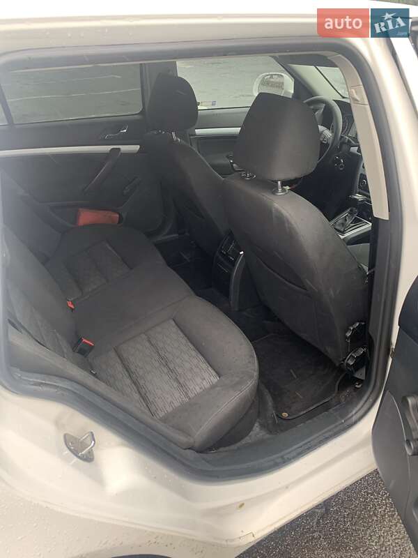 Универсал Skoda Octavia 2011 в Ужгороде