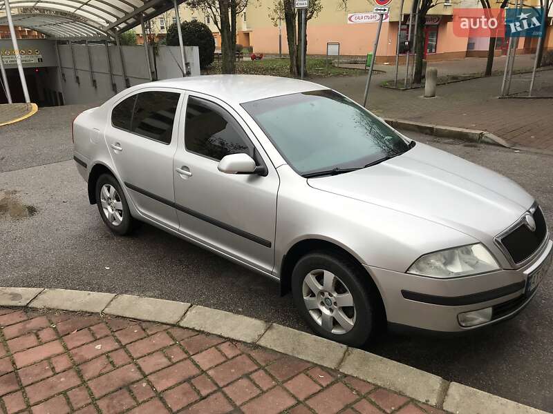 Лифтбек Skoda Octavia 2006 в Болехове