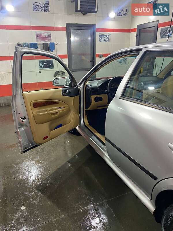 Ліфтбек Skoda Octavia 2000 в Львові
