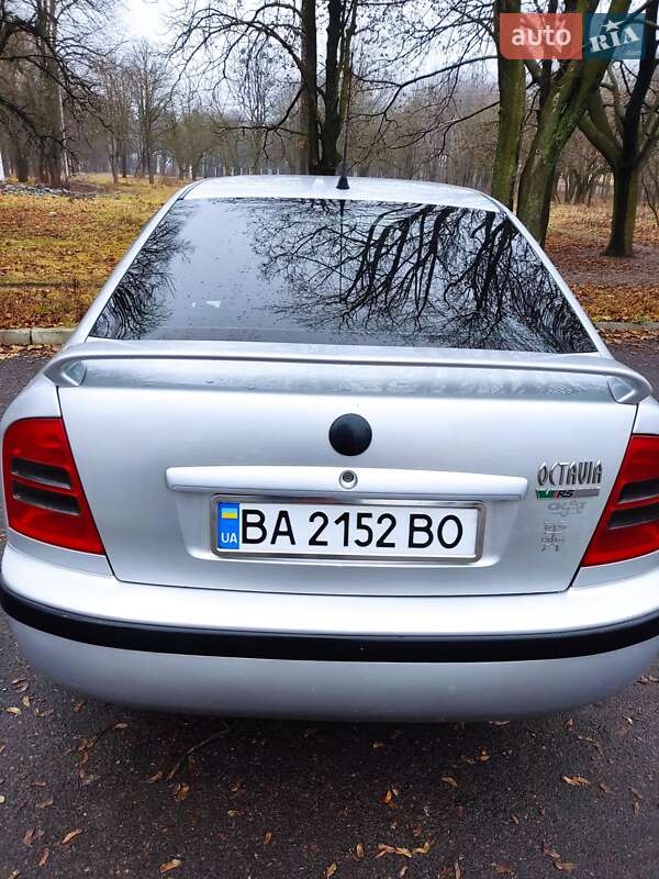 Лифтбек Skoda Octavia 2001 в Гайвороне