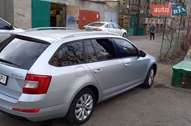 Универсал Skoda Octavia 2014 в Ужгороде