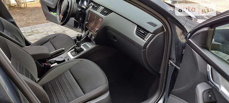 Універсал Skoda Octavia 2017 в Новояворівську