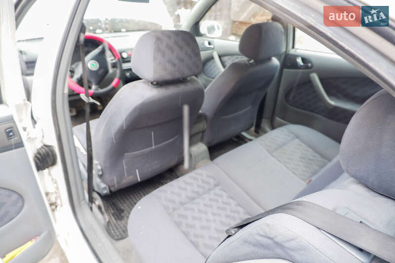 Лифтбек Skoda Octavia 2000 в Рахове