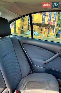 Лифтбек Skoda Octavia 2004 в 