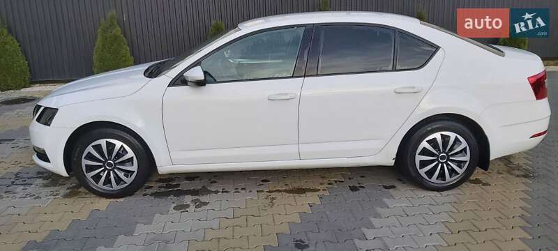 Лифтбек Skoda Octavia 2017 в Иршаве