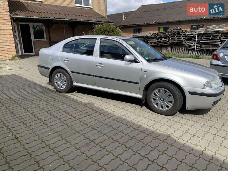 Лифтбек Skoda Octavia 2001 в Луцке