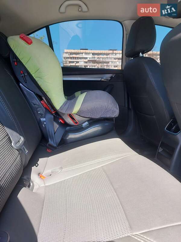 Ліфтбек Skoda Octavia 2014 в Києві фото 7 Ліфтбек Skoda Octavia 2014 в Києві