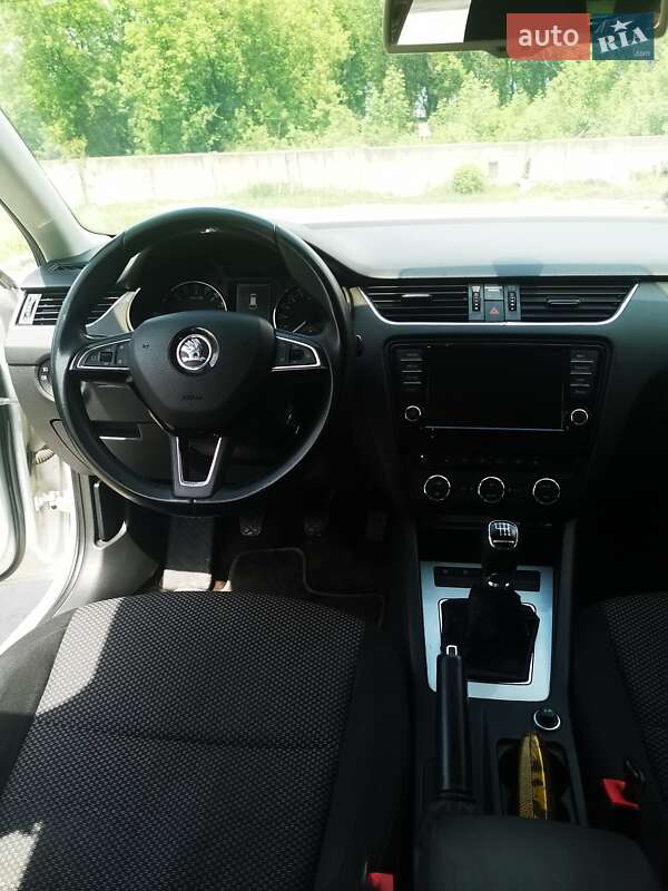 Универсал Skoda Octavia 2014 в Покровске