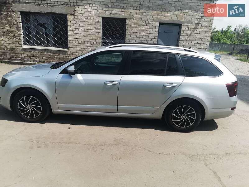 Универсал Skoda Octavia 2014 в Покровске