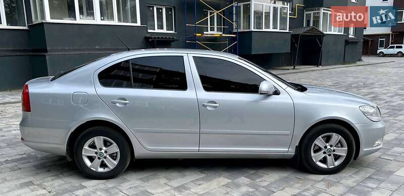 Ліфтбек Skoda Octavia 2012 в Охтирці
