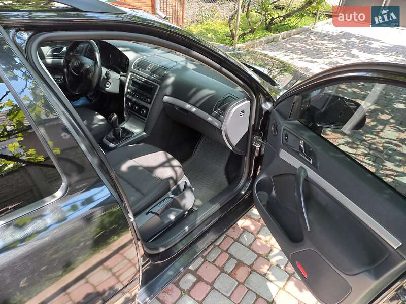 Універсал Skoda Octavia 2011 в Черняхові