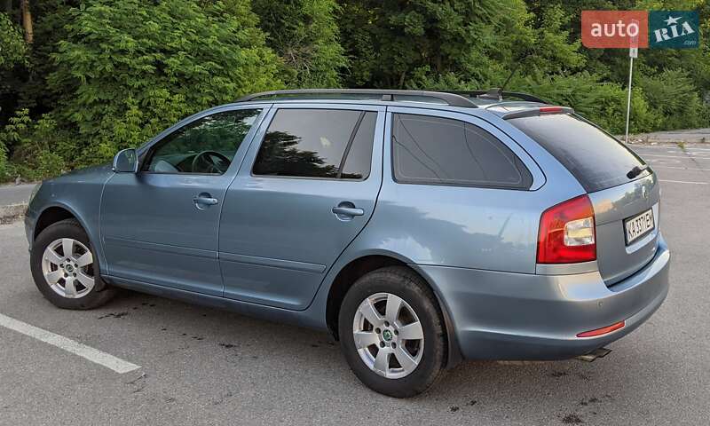 Універсал Skoda Octavia 2011 в Дніпрі