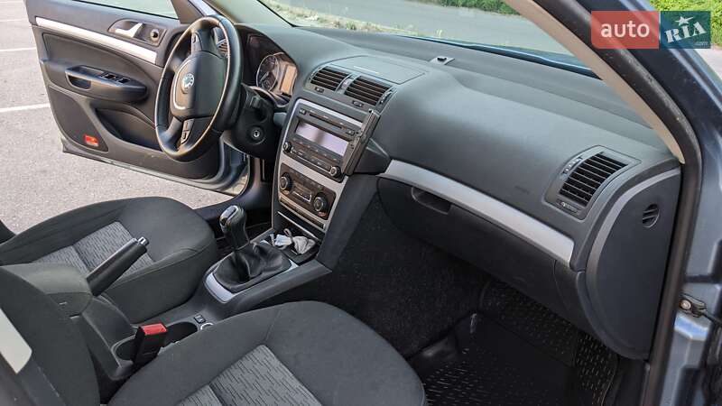 Універсал Skoda Octavia 2011 в Дніпрі
