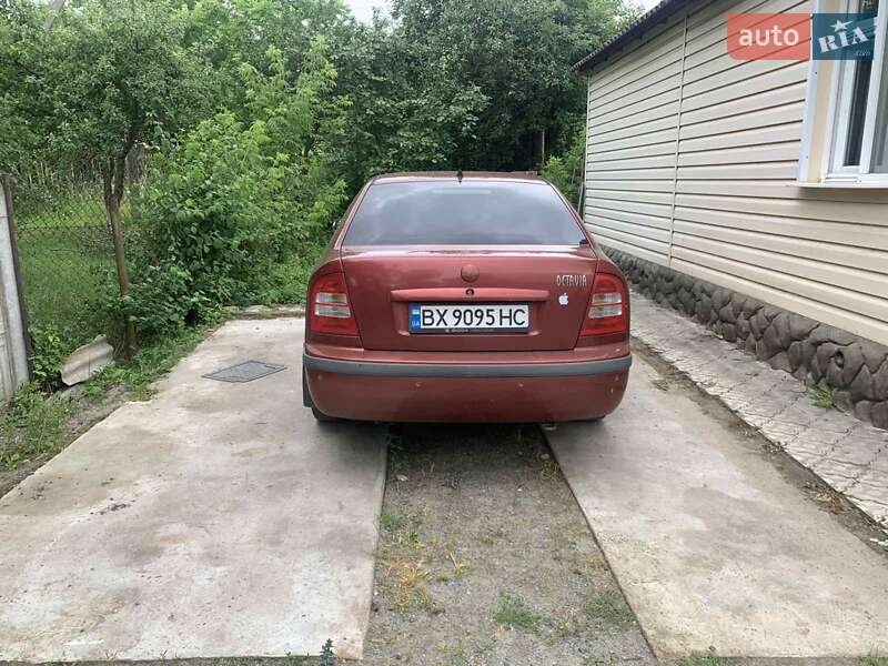 Лифтбек Skoda Octavia 2000 в Остроге