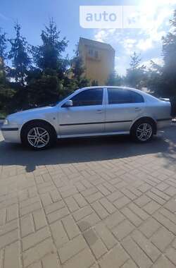 Ліфтбек Skoda Octavia 2010 в 