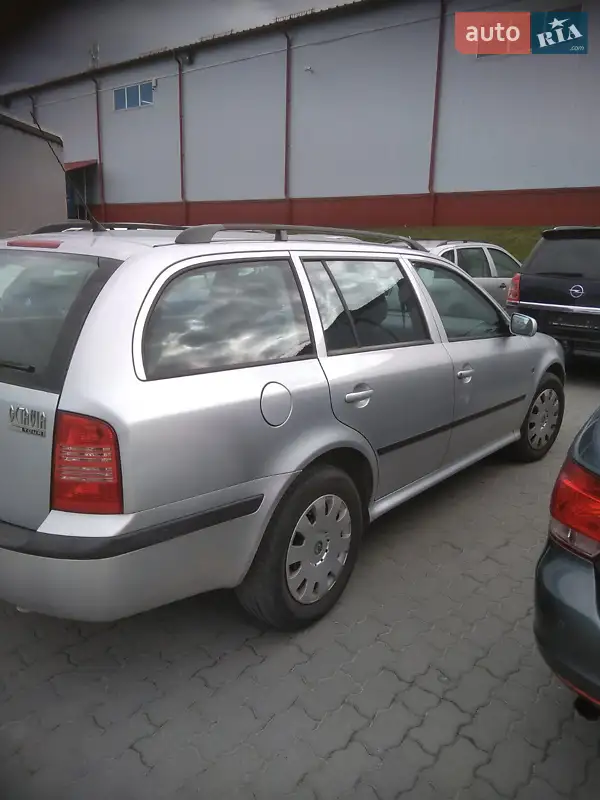 Skoda Octavia 2009 VIN TMBJS41U4A8829602 фото оголошення 2 з 43