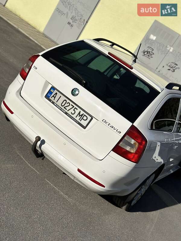 Універсал Skoda Octavia 2011 в Ірпені