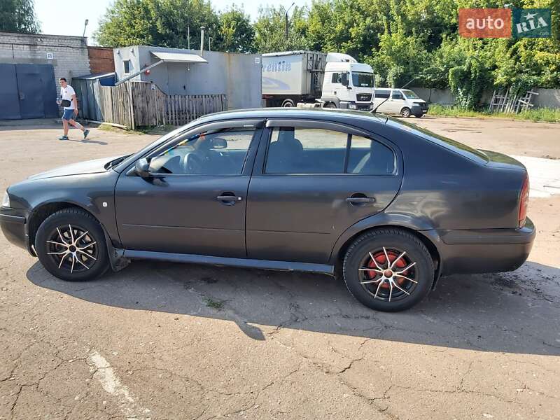 Ліфтбек Skoda Octavia 2003 в Чернігові