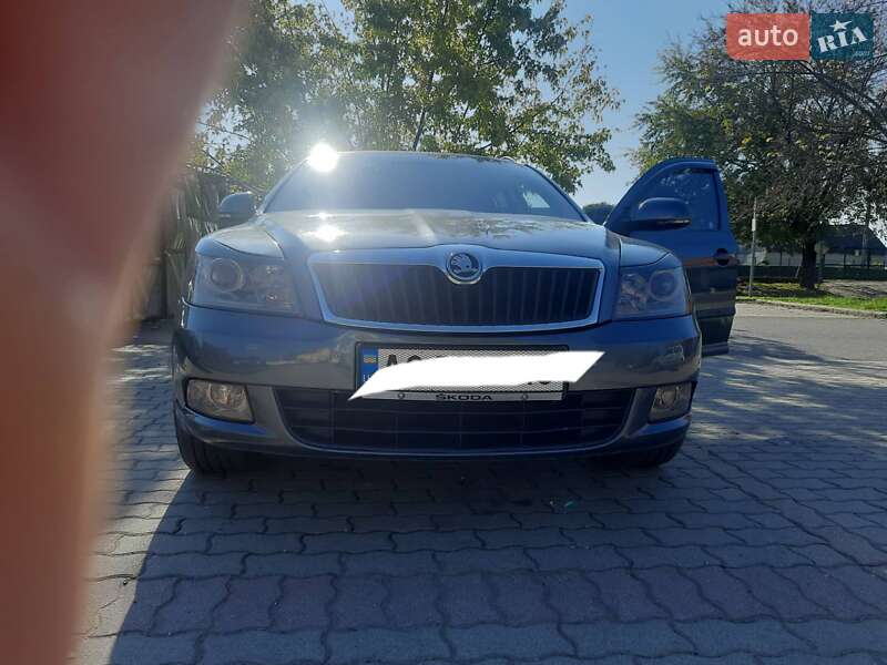 Универсал Skoda Octavia 2011 в Виноградове