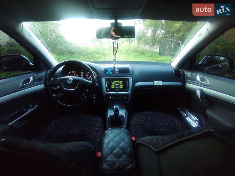Универсал Skoda Octavia 2012 в Городке