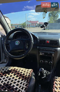 Лифтбек Skoda Octavia 2003 в Сарнах