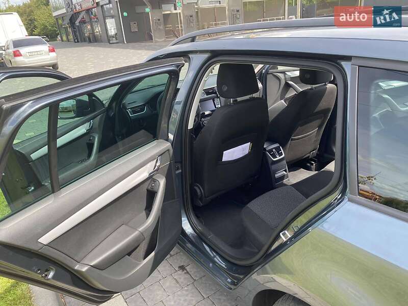 Універсал Skoda Octavia 2016 в Ужгороді