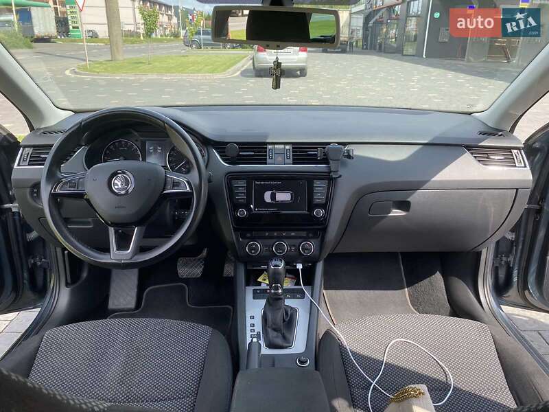 Універсал Skoda Octavia 2016 в Ужгороді