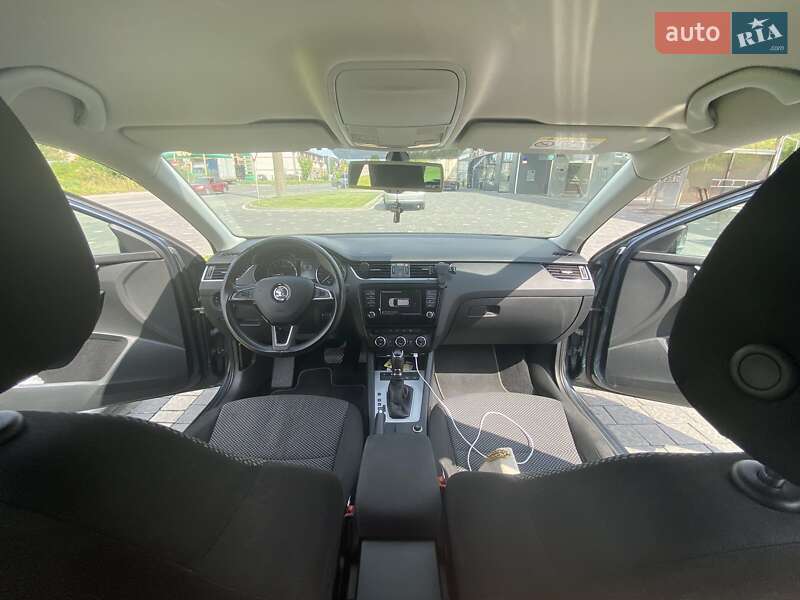 Універсал Skoda Octavia 2016 в Ужгороді