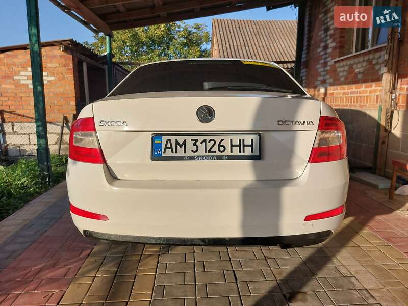 Ліфтбек Skoda Octavia 2013 в Романіву
