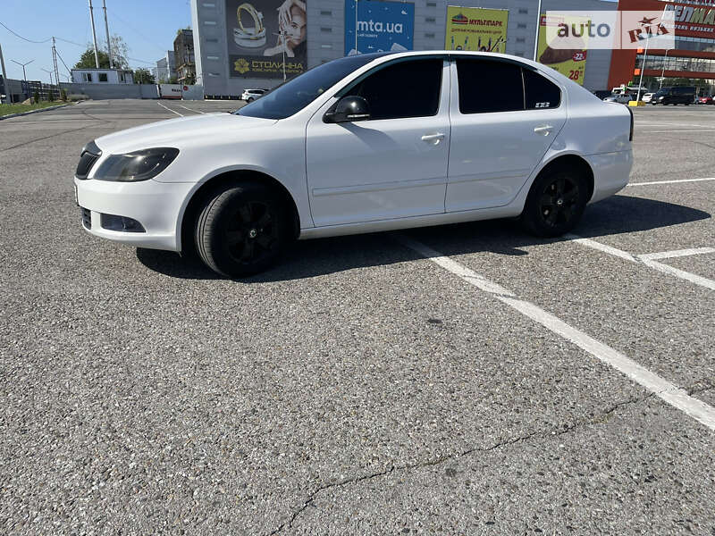 Ліфтбек Skoda Octavia 2012 в Чернівцях