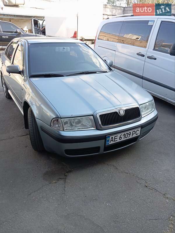 Лифтбек Skoda Octavia 2002 в Днепре