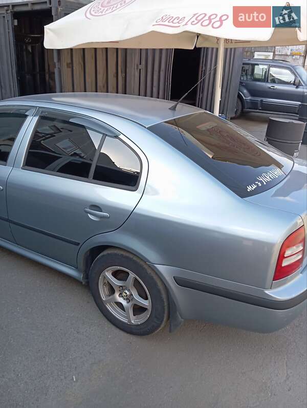 Лифтбек Skoda Octavia 2002 в Днепре