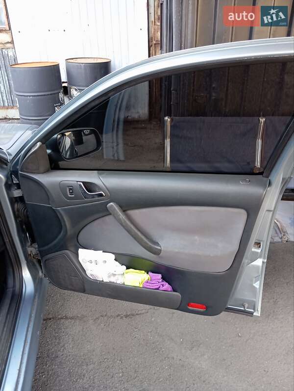 Лифтбек Skoda Octavia 2002 в Днепре
