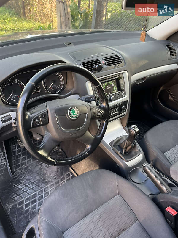 Универсал Skoda Octavia 2011 в Вышгороде