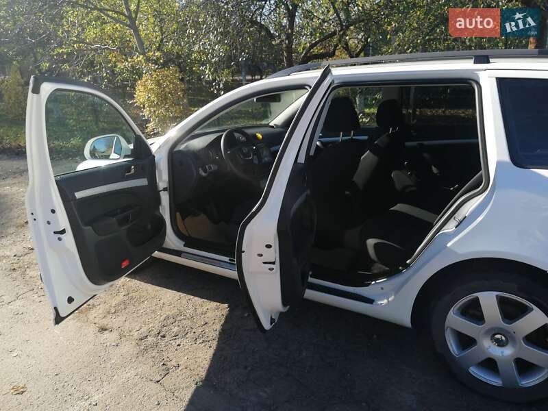 Универсал Skoda Octavia 2009 в Нововолынске