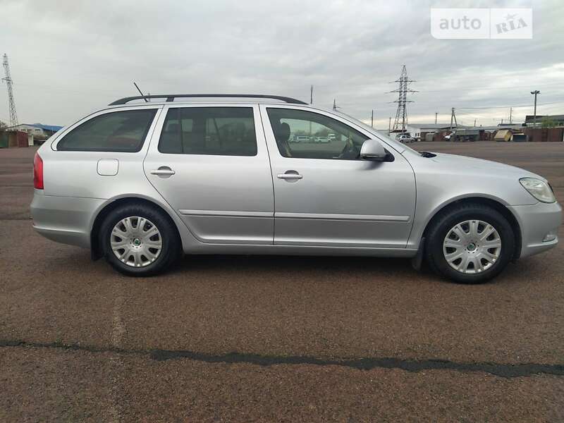 Універсал Skoda Octavia 2013 в Ужгороді