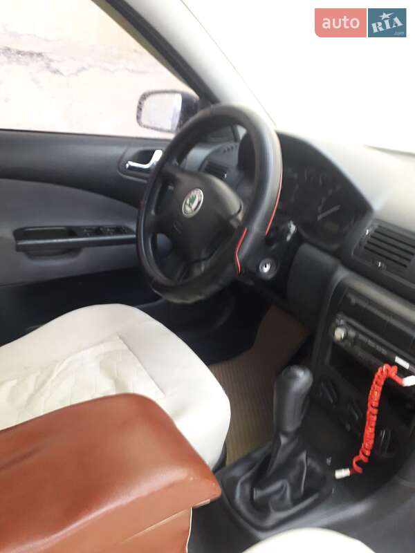 Лифтбек Skoda Octavia 2001 в Киеве