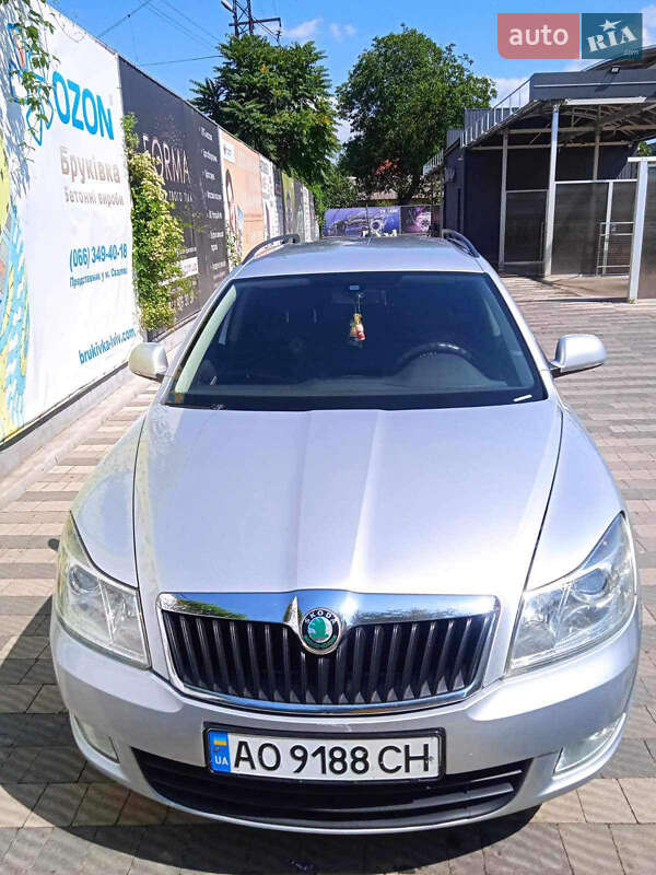 Універсал Skoda Octavia 2012 в Ужгороді