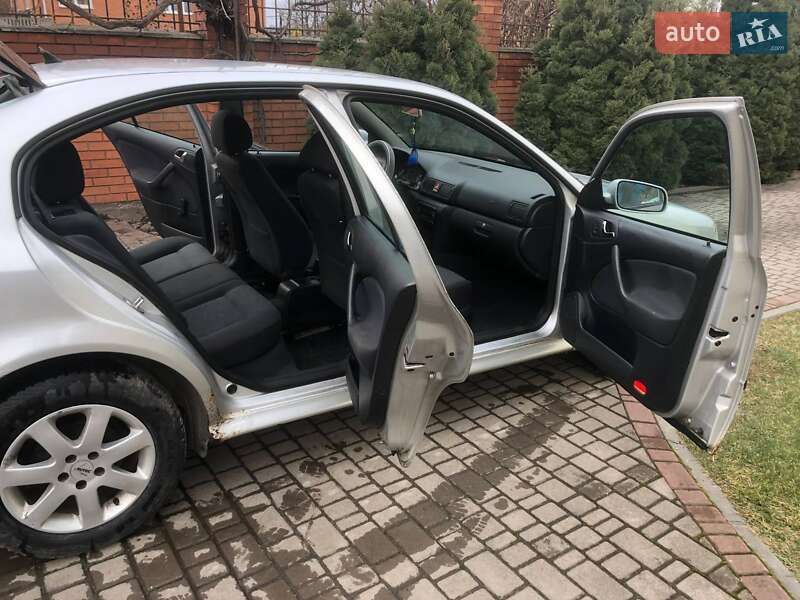 Лифтбек Skoda Octavia 2003 в Луцке