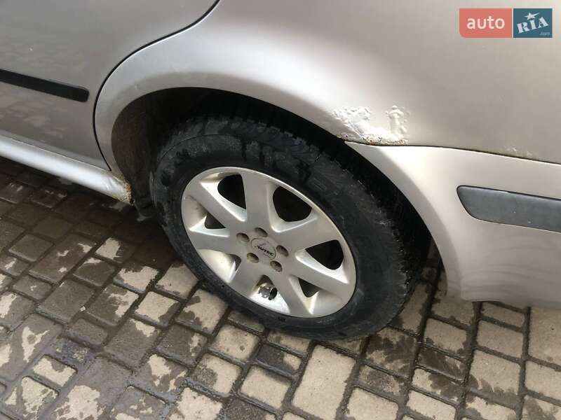 Лифтбек Skoda Octavia 2003 в Луцке