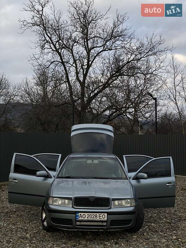 Лифтбек Skoda Octavia 2002 в Рахове
