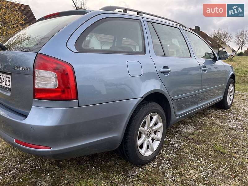 Універсал Skoda Octavia 2011 в Борщеві